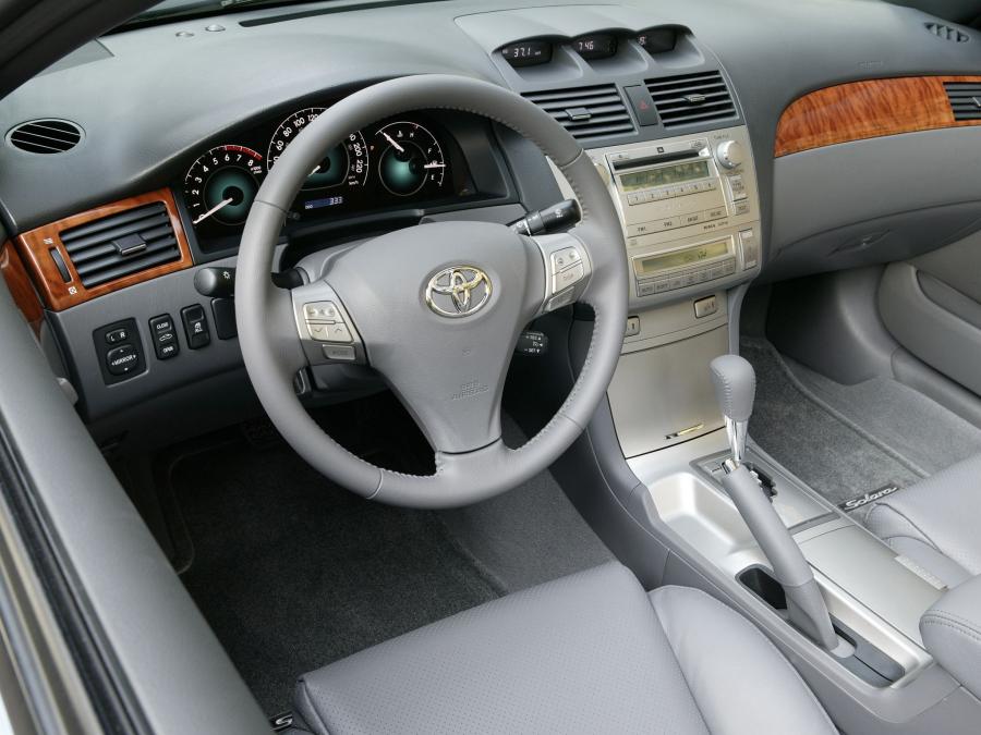  Toyota Camry Solara Convertible 2006 года  (фото 13 из 14)